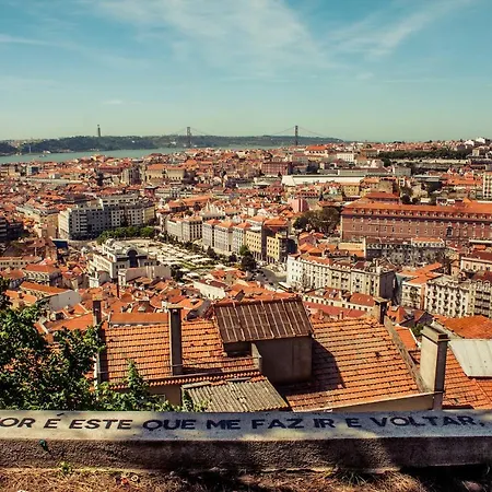 Benformoso Cozy Duplex With Terrace And Free Mobile Wifi Lisboa